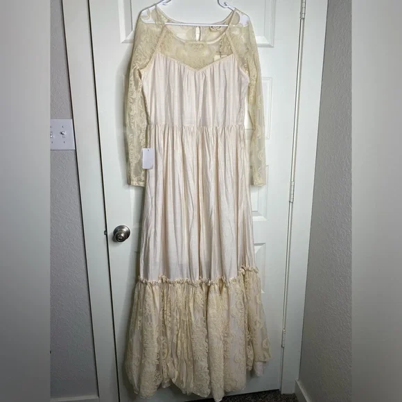 NWT Cream Lace Maxi Dress - Picture 6 of 8